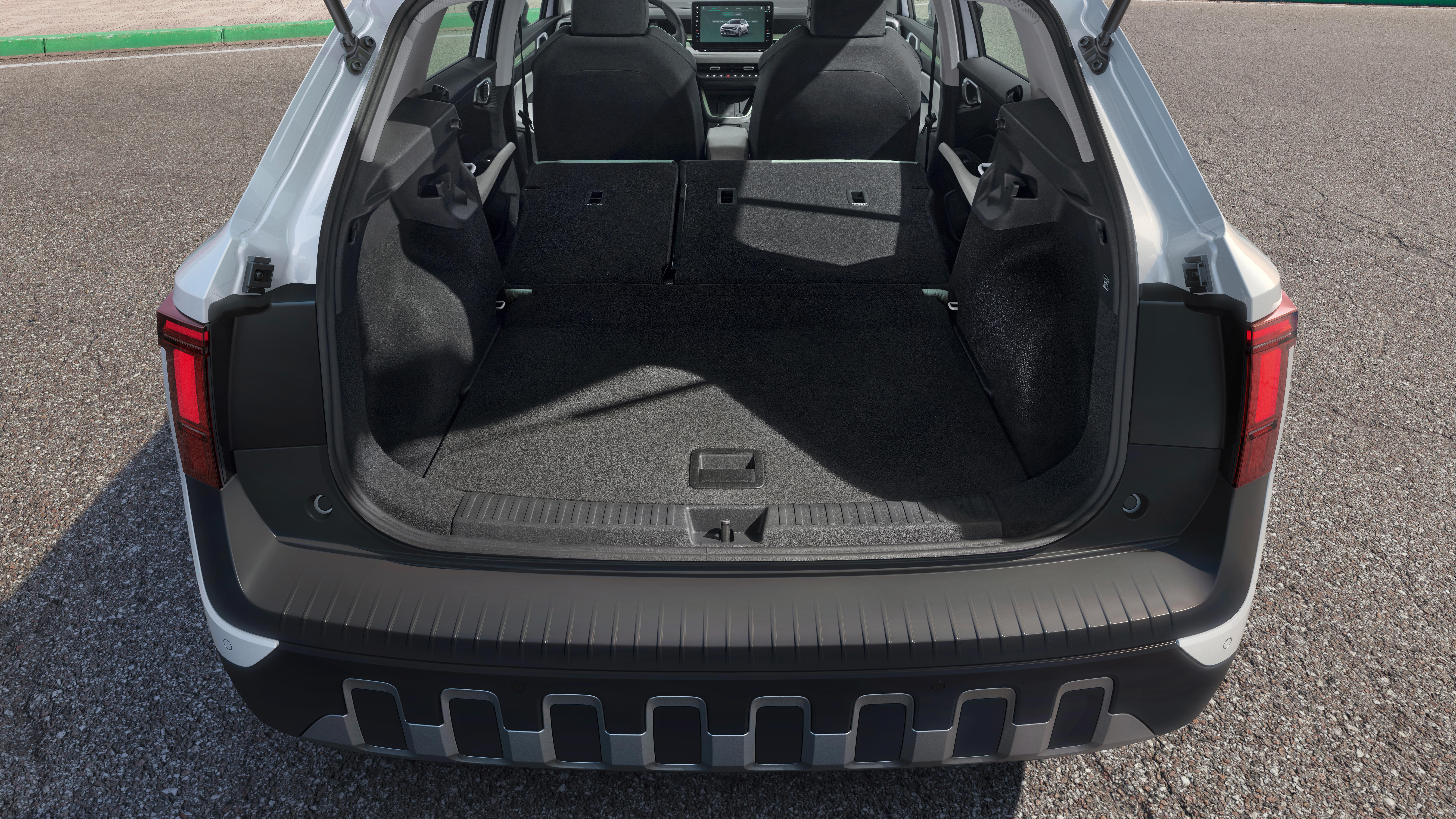 Bild mit dem Titel: epiq_054_luggage_room_all_seats_folded_rgb