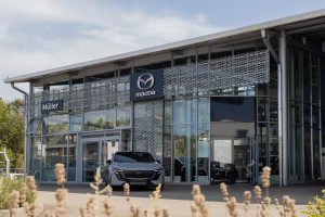 Bild mit dem Titel gebaeude_mazda_trier